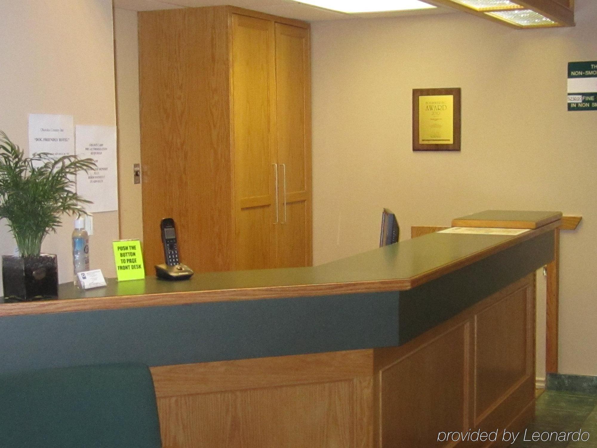 Econo Lodge Okotoks Interior photo